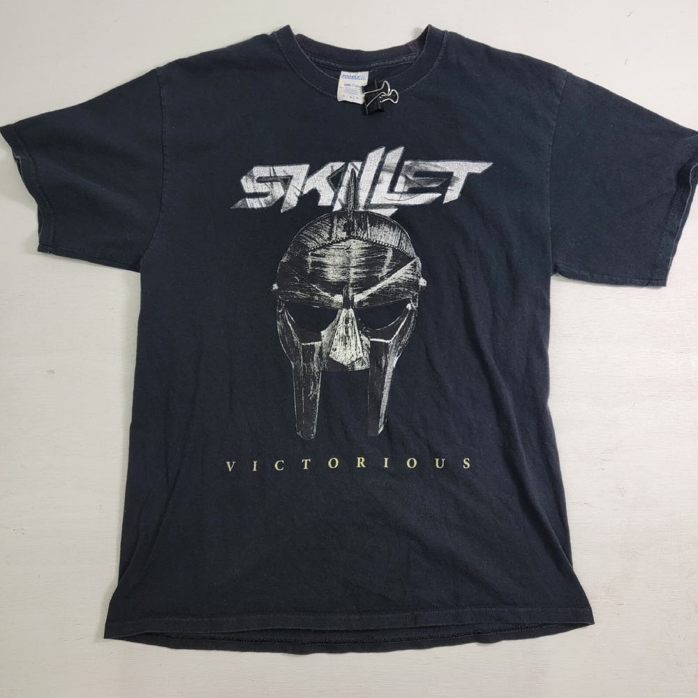 Skillet Victorious Black T-Shirt Men's Sz M Christian Rock Band Ancient‎ Helmet